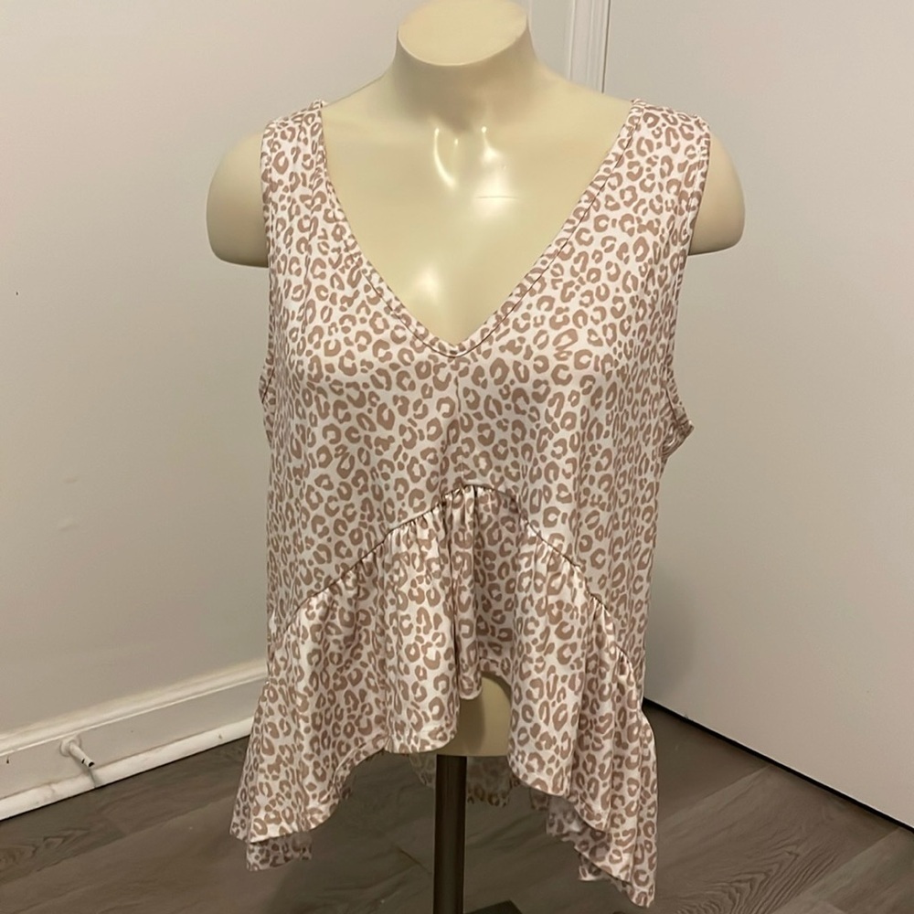 Altar’d State Leopard Tank Cropped Front VNeck High Low Sleevless